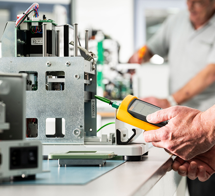 A modified colony picker<br> for a global pharmaceutical R&D lab